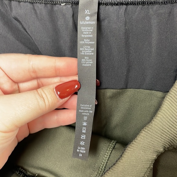 Lululemon dark olive green ABC Jogger *Shorter 28" size XL - Picture 10 of 12